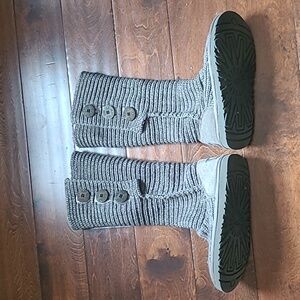 Fabulous Condition UGG Sweater Boots